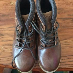 NWOT Max and Jake boots